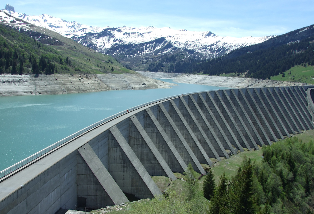 Operating a Hydropower Plant: Technical and Financial Challenges